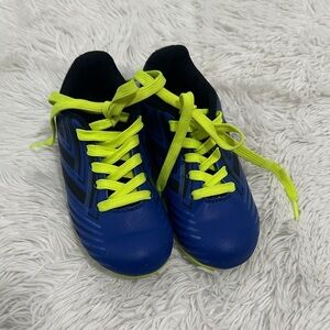 🐨 Mitre Soccer Cleats